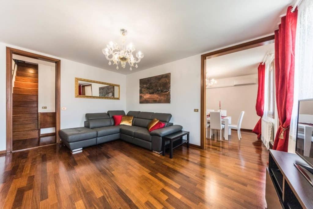 Rialto Apartment With Canal Grande View Βενετία Εξωτερικό φωτογραφία