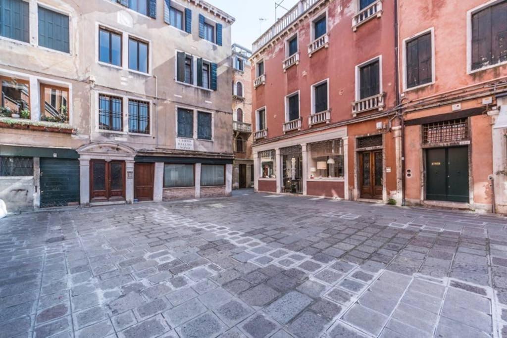 Rialto Apartment With Canal Grande View Βενετία Εξωτερικό φωτογραφία