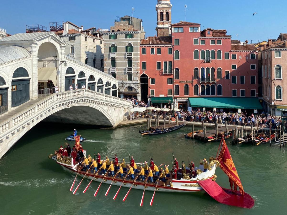 Rialto Apartment With Canal Grande View Βενετία Εξωτερικό φωτογραφία