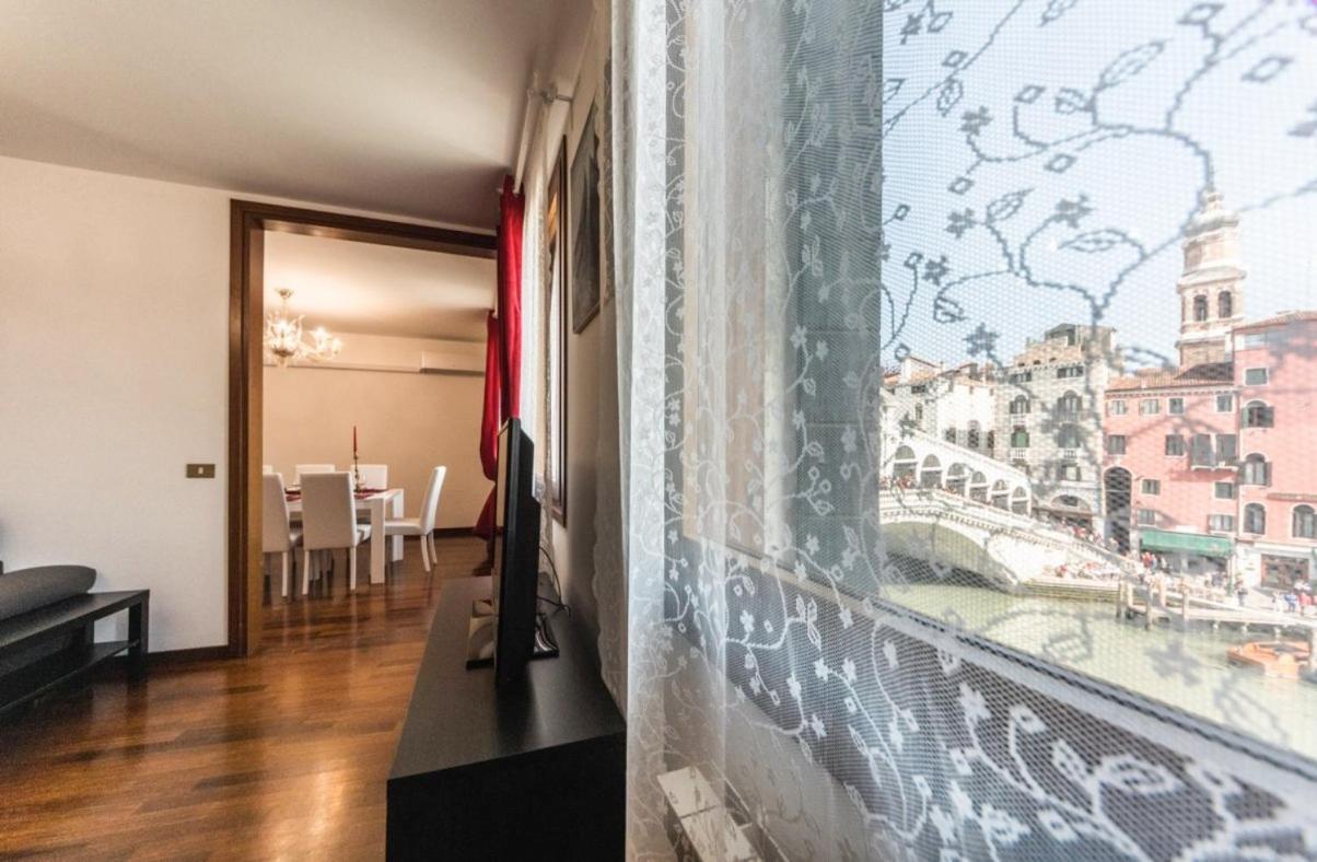 Rialto Apartment With Canal Grande View Βενετία Εξωτερικό φωτογραφία